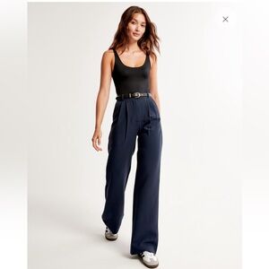 A&F Sloane Tailored Pant - NAVY, size 26/2